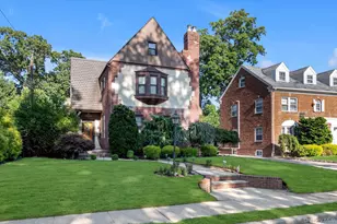 15 Parkwold Dr W, Valley Stream, NY 11580 - Photo 2