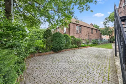 2745 Woodhull Avenue, Bronx, NY 10469 - Photo 4
