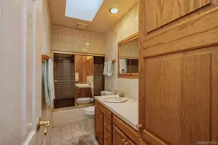 26 Dartmouth Dr, Deer Park, NY 11729 - Photo 16