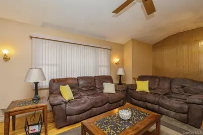 26 Dartmouth Drive, Deer Park, NY 11729 - Photo 10