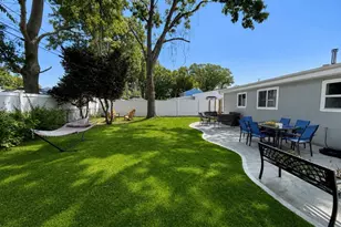 65 Biscayne Dr, Selden, NY 11784 - Photo 18