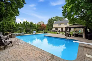 4 Patricks Way, Saint James, NY 11780 - Photo 2