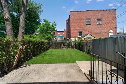 1061 E 218th Street, Bronx, NY 10469 - Photo 12