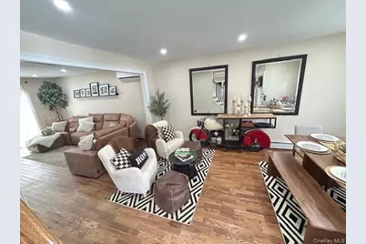 32 Morris Avenue, Patchogue, NY 11772 - Photo 10