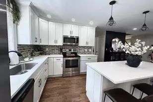 32 Morris Ave, Patchogue, NY 11772 - Photo 4