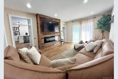 32 Morris Avenue, Patchogue, NY 11772 - Photo 20