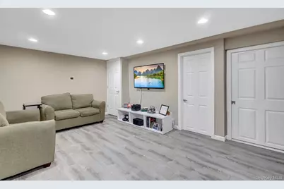 24 Fox Road, East Setauket, NY 11733 - Photo 34