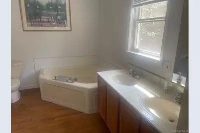 484 N Magee Street, Southampton, NY 11968 - Photo 4