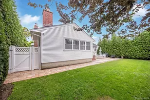 65 Colonial Dr, Farmingdale, NY 11735 - Photo 30