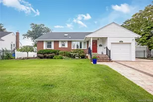 65 Colonial Dr, Farmingdale, NY 11735 - Photo 2