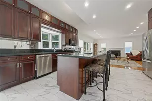 7 Laurel Ln, Old Westbury, NY 11568 - Photo 14