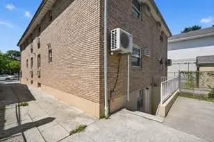 20-13 124th St, College Point, NY 11356 - Photo 22