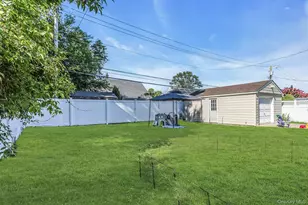 51 Butternut Ln, Levittown, NY 11756 - Photo 12