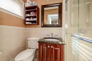 6 Geoffrey Ln, Hewlett, NY 11557 - Photo 12