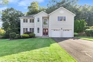 5 Dennis McHugh Ct, Tappan, NY 10983 - Photo 2