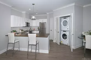 75 E Hoffman Ave, Lindenhurst, NY 11757 - Photo 10