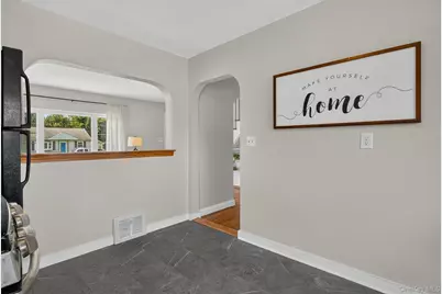 6 Broad Street, New Windsor, NY 12553 - Photo 8