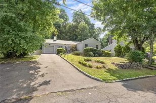 105 Hilltop Rd, Ardsley, NY 10502 - Photo 2