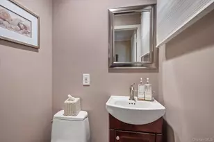 15 Huber Ct, Rockville Centre, NY 11570 - Photo 6