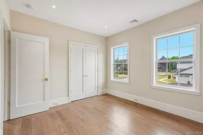 1707 Marie Lane, Mohegan Lake, NY 10547 - Photo 38