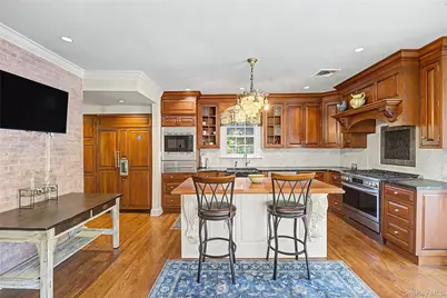 1120 Shore Road, Little Neck, NY 11363 - Photo 40