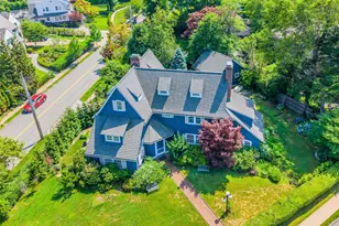 11-20 Shore Rd, Little Neck, NY 11363 - Photo 4