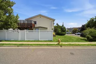 165 Meister Blvd, Freeport, NY 11520 - Photo 16