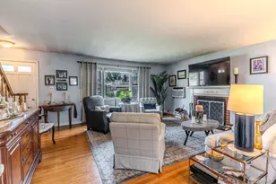 267 Hill St, Mineola, NY 11501 - Photo 2
