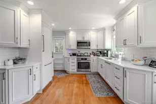 267 Hill St, Mineola, NY 11501 - Photo 4