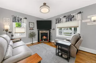 7 Farmedge Rd, Bethpage, NY 11714 - Photo 4