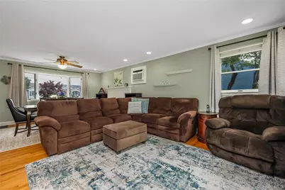 522 Amsterdam Avenue, Patchogue, NY 11772 - Photo 8