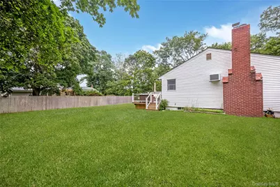 522 Amsterdam Avenue, Patchogue, NY 11772 - Photo 18