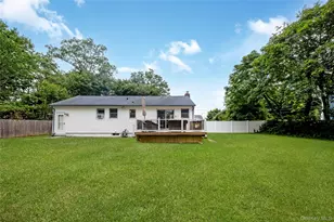 522 Amsterdam Ave, Patchogue, NY 11772 - Photo 20