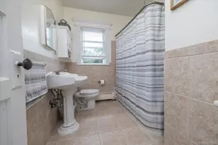 86 Woods Ave, Rockville Centre, NY 11570 - Photo 12