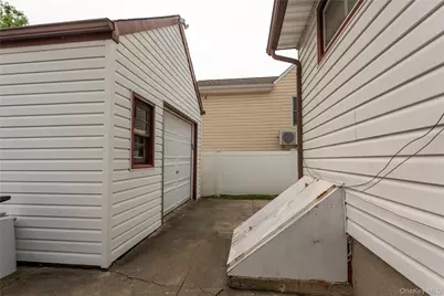 81 Montgomery Avenue, Oceanside, NY 11572 - Photo 4