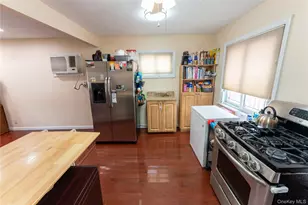 81 Montgomery Ave, Oceanside, NY 11572 - Photo 10