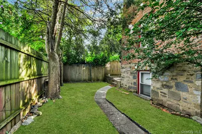 1089 Mile Square Road, Yonkers, NY 10704 - Photo 16