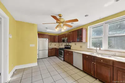 1089 Mile Square Road, Yonkers, NY 10704 - Photo 6