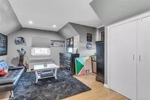 401 Beechmont Ave, Lindenhurst, NY 11757 - Photo 20