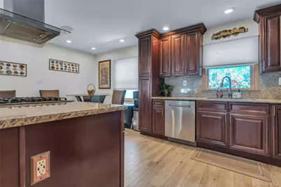 401 Beechmont Avenue, Lindenhurst, NY 11757 - Photo 6