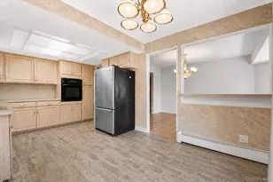 26 Acorn Ln, Plainview, NY 11803 - Photo 8