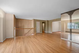 26 Acorn Ln, Plainview, NY 11803 - Photo 12