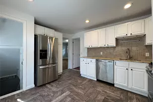 267 Plainfield Ave, Floral Park, NY 11001 - Photo 22