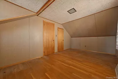 27 Plymouth Avenue, Mineola, NY 11501 - Photo 14