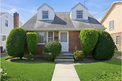 27 Plymouth Avenue, Mineola, NY 11501 - Photo 1