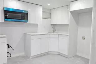 216-24 132nd Ave, Jamaica, NY 11413 - Photo 16