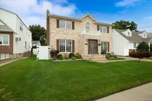 948 Cathedral Ave, Franklin Square, NY 11010 - Photo 2