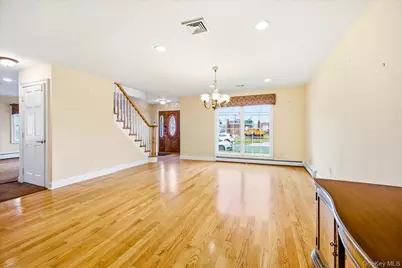 948 Cathedral Avenue, Franklin Square, NY 11010 - Photo 10