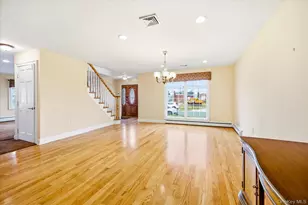 948 Cathedral Ave, Franklin Square, NY 11010 - Photo 10