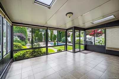 948 Cathedral Avenue, Franklin Square, NY 11010 - Photo 20
